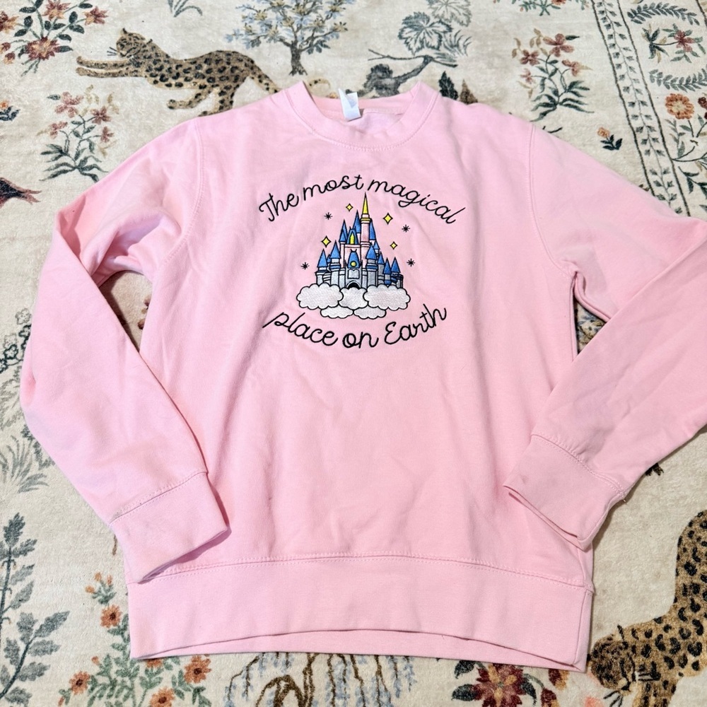 Pink Graphic Sweatshirt with Castle Design embroidered XS - Picture 1 of 7